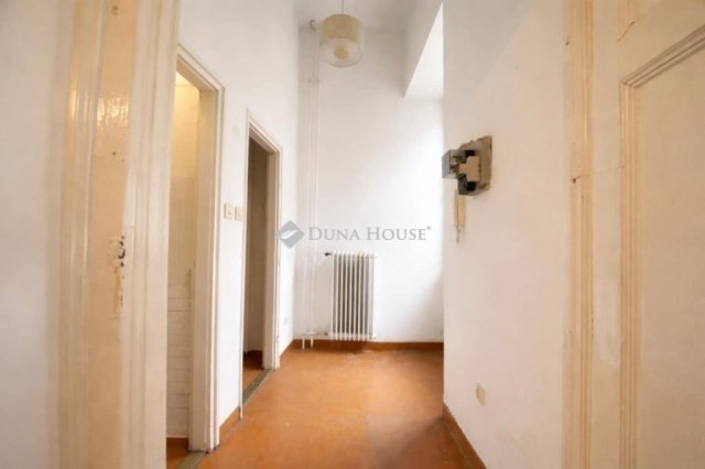 Eladó téglalakás, Budapesten, VI. kerületben 62 M Ft, 1 szobás