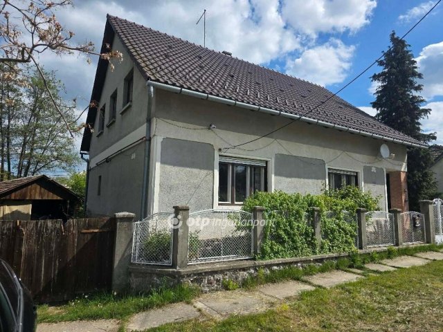 Eladó családi ház, Nagybörzsönyön 42.9 M Ft, 3 szobás
