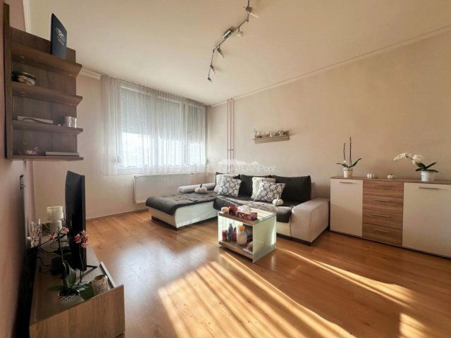 Eladó téglalakás, Szombathelyen 35.9 M Ft, 2 szobás