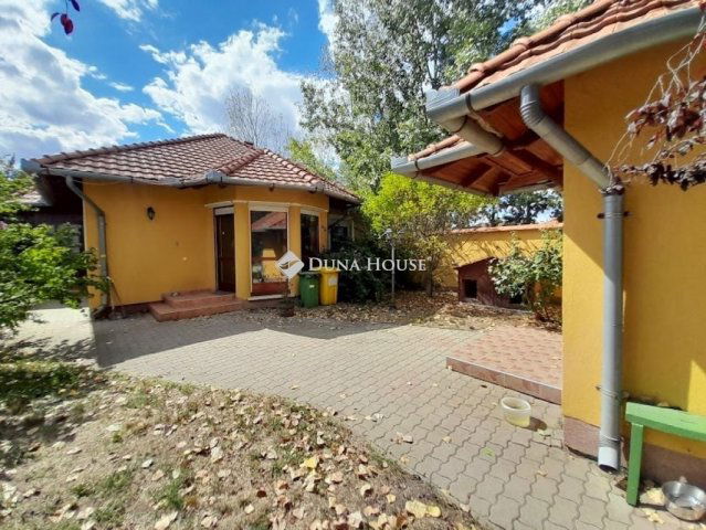 Eladó családi ház, Békéscsabán 119.9 M Ft, 6 szobás