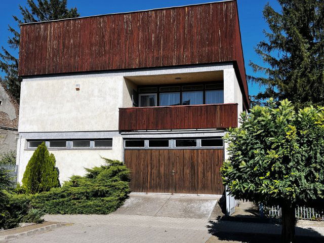 Eladó családi ház, Jászfényszarun 67 M Ft, 7 szobás