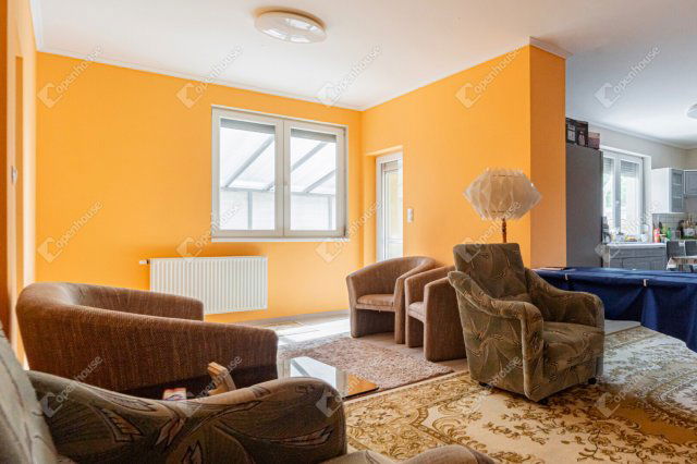 Eladó téglalakás, Monoron 79.9 M Ft, 4 szobás