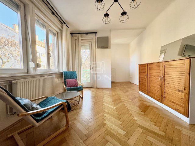 Eladó téglalakás, Budapesten, III. kerületben 134 M Ft, 3 szobás