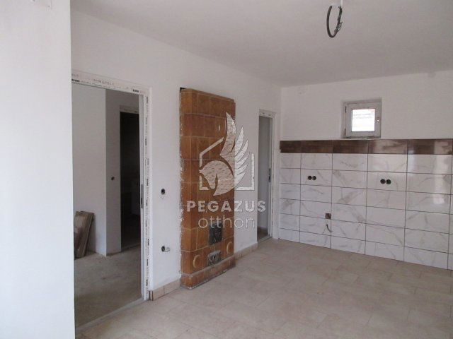 Eladó családi ház, Ózdon 29.9 M Ft, 2 szobás