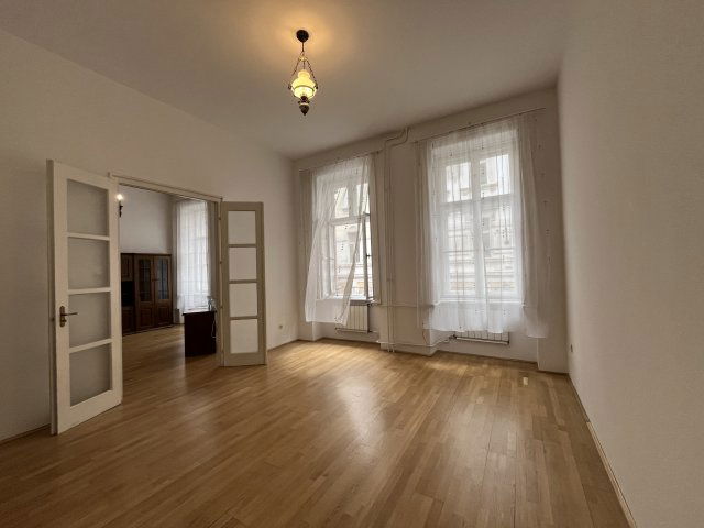 Kiadó téglalakás, albérlet, V. kerületben, Széchenyi utcában