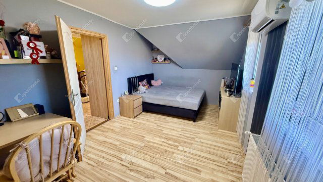 Eladó téglalakás, Üllőn 125 M Ft, 5 szobás