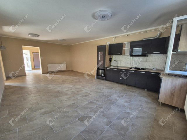 Eladó családi ház, Monoron 67.5 M Ft, 3 szobás