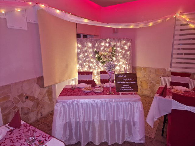 Eladó üzlethelyiség, Ecséden 170 M Ft, 2 szobás