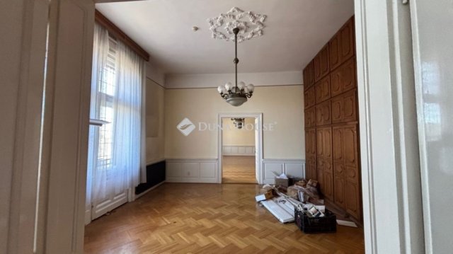 Eladó családi ház, Kiskunfélegyházán 329.9 M Ft, 5 szobás