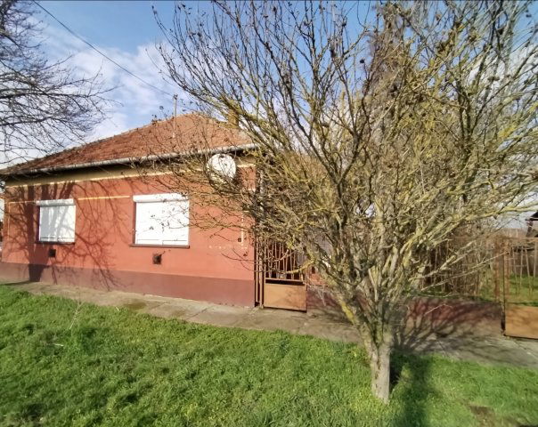Eladó családi ház, Jászkarajenőn 14.5 M Ft, 2 szobás
