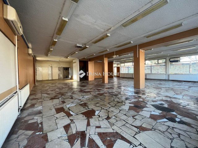 Eladó üzlethelyiség, Ajkán 129 M Ft / költözzbe.hu