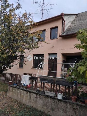 Eladó családi ház, Pécsett 85 M Ft, 4 szobás