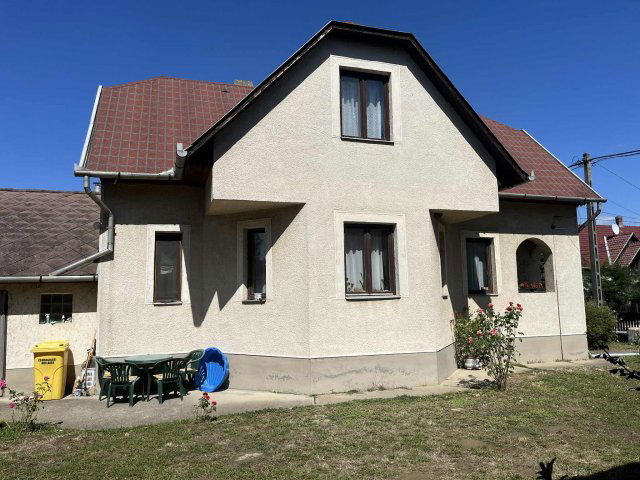 Eladó családi ház, Tiszafüreden 52.99 M Ft, 3 szobás