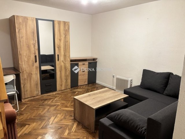 Kiadó téglalakás, albérlet, Budapesten, VI. kerületben