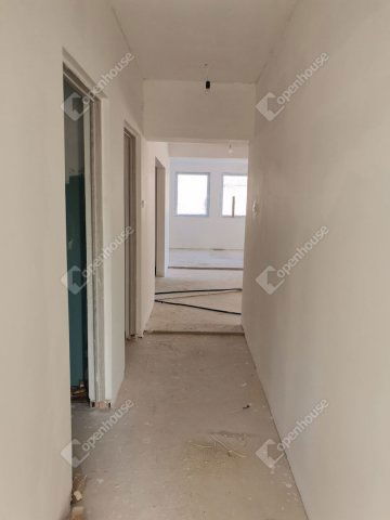 Eladó családi ház, Komáromban 65 M Ft, 4 szobás