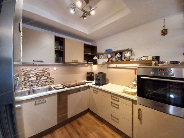 Eladó téglalakás, Siófokon 85.9 M Ft, 3 szobás