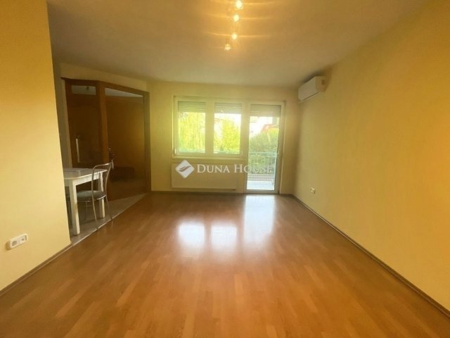 Eladó téglalakás, Szegeden 68.9 M Ft, 3 szobás