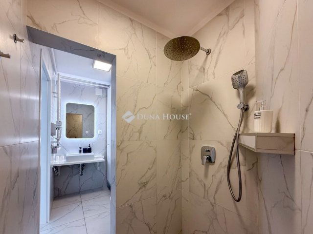 Eladó téglalakás, Pécsett 99.9 M Ft, 2 szobás