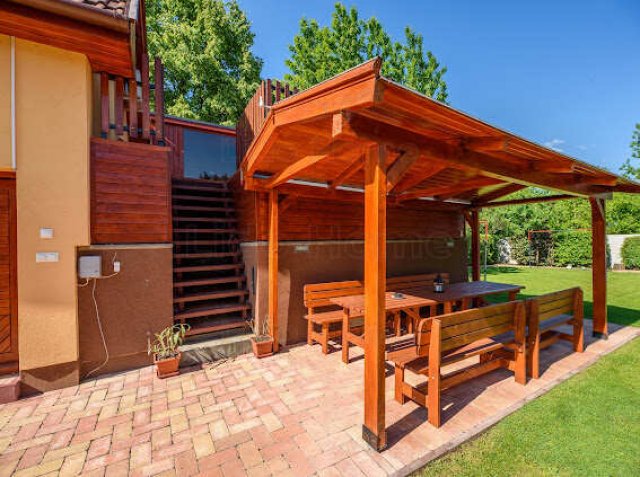 Eladó családi ház, Siófokon 219.9 M Ft, 6 szobás