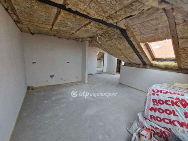 Eladó téglalakás, Győrött 49.9 M Ft, 3 szobás