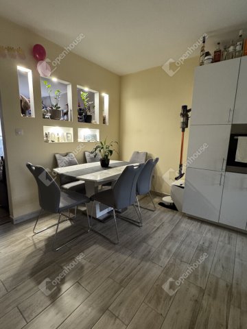 Eladó téglalakás, Győrött 91.5 M Ft, 3 szobás