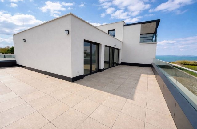 Eladó téglalakás, Balatonszemesen 129.9 M Ft, 3 szobás