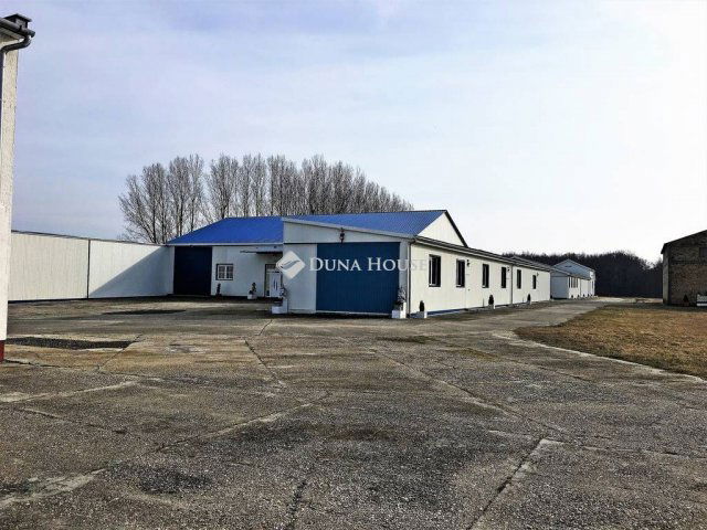 Eladó ipari ingatlan, Vésén 500 M Ft / költözzbe.hu