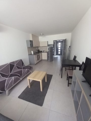 Kiadó téglalakás, albérlet, Pécsett, Antal utcában, 1 szobás