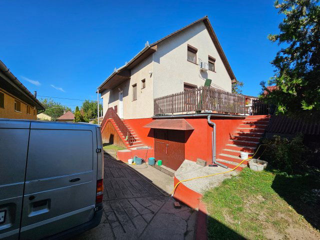 Eladó családi ház, Debrecenben 120 M Ft, 5 szobás