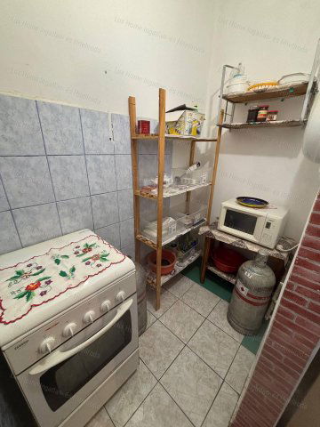 Eladó téglalakás, Oroszlányban 22 M Ft, 1 szobás