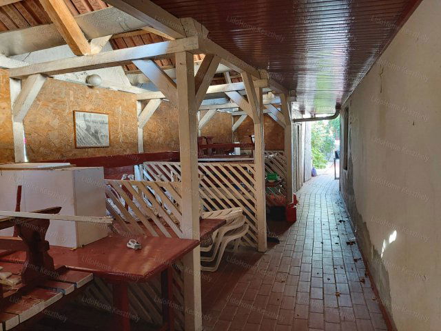 Eladó üzlethelyiség, Balatonmáriafürdőn 95 M Ft, 24 szobás