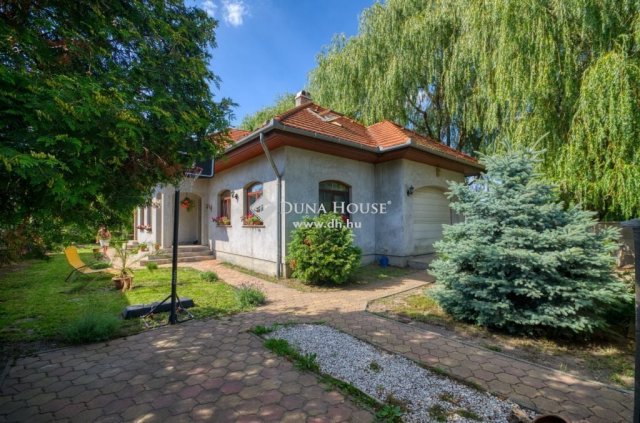 Eladó családi ház, Monoron 120 M Ft, 5 szobás