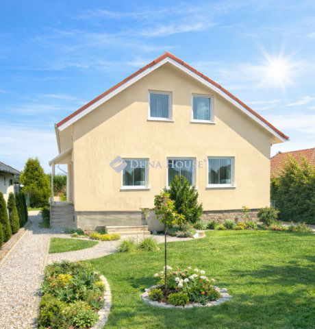 Eladó családi ház, Sóskúton 74.5 M Ft, 3 szobás