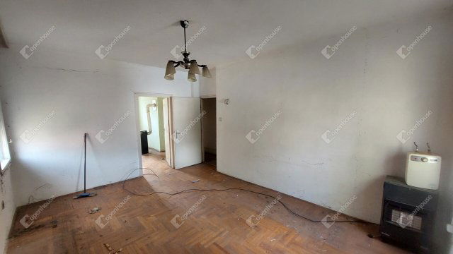 Eladó téglalakás, Tatabányán 31.9 M Ft, 2 szobás