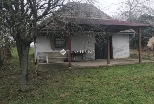 Eladó mezogazdasagi ingatlan, Vérteskethelyen 6.6 M Ft, 1 szobás