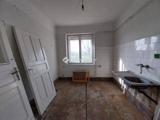 Eladó ikerház, Szegeden 45 M Ft, 2 szobás / költözzbe.hu