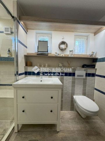 Eladó családi ház, Balatonkenesén 499 M Ft, 3 szobás