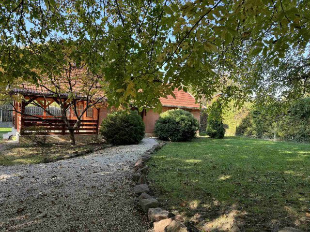 Eladó családi ház, Balatonkenesén 83.9 M Ft, 3 szobás