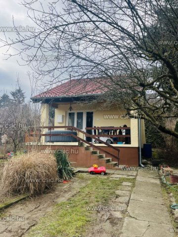 Eladó családi ház, Szentendrén 64.99 M Ft, 3 szobás