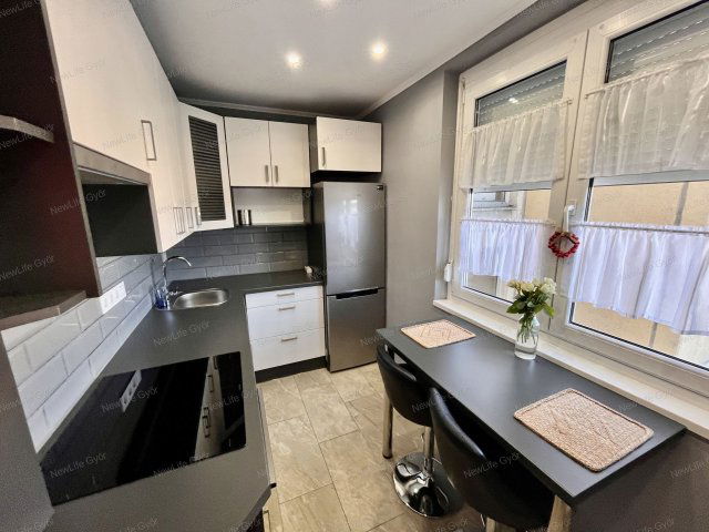 Kiadó panellakás, albérlet, Győrött 230 E Ft / hó