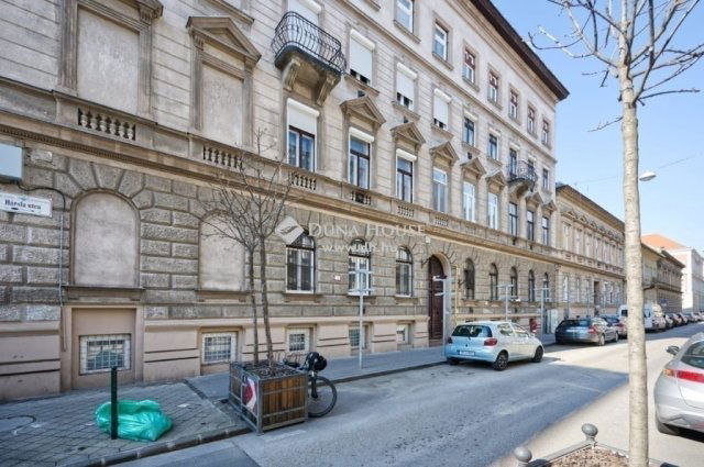 Eladó téglalakás, Budapesten, VII. kerületben 98 M Ft, 3 szobás