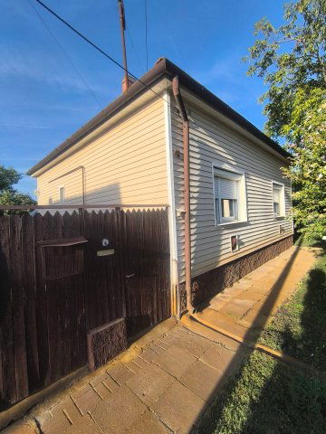 Eladó családi ház, Szegeden 68.9 M Ft, 3 szobás