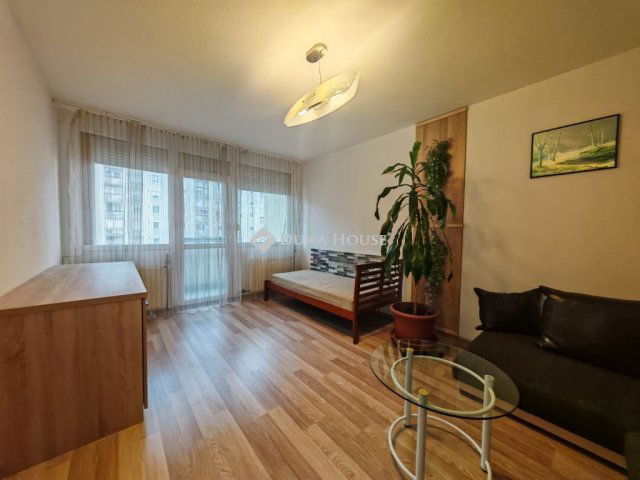 Kiadó panellakás, albérlet, Szolnokon, Aranyi Sándor utcában