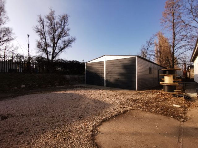 Eladó ipari ingatlan, Pécsett 129.9 M Ft, 3 szobás