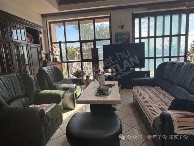 Eladó családi ház, Budapesten, III. kerületben, Remetehegyi úton