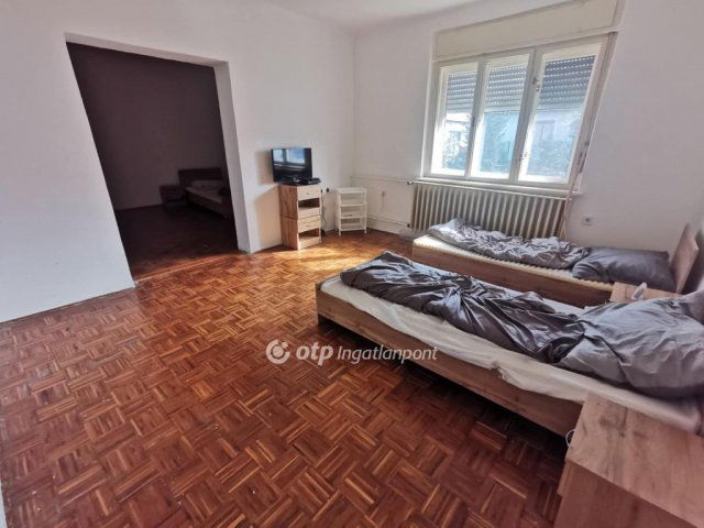 Eladó családi ház, Kalocsán 22 M Ft, 5+2 szobás