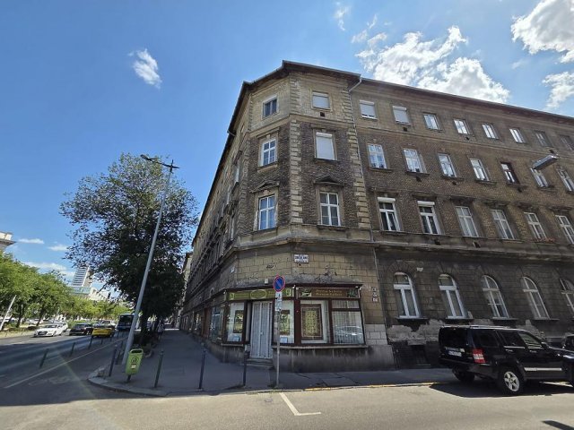 Eladó üzlethelyiség, Budapesten, IX. kerületben, Üllői úton