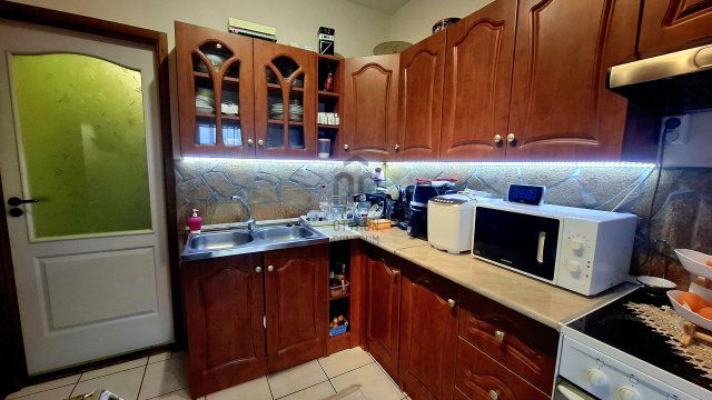 Eladó panellakás, Pécsett 44.99 M Ft, 2 szobás