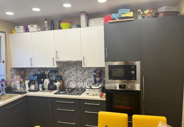 Eladó téglalakás, Magyaralmáson 47.9 M Ft, 2+1 szobás