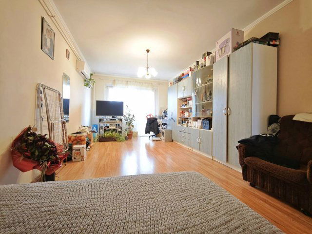 Eladó panellakás, Szegeden, Becsei utcában 49.7 M Ft, 2 szobás